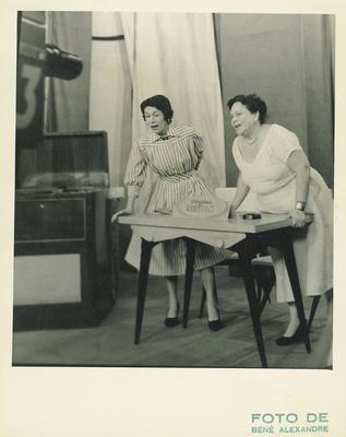 Yara Salles e Aracy Cortes