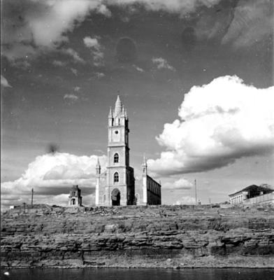 Igreja às margens do Rio São Francisco