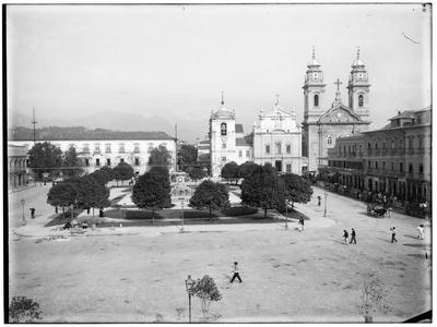 Praça XV de Novembro, ao fundo a catedral da Sé, atual Igreja do Carmo