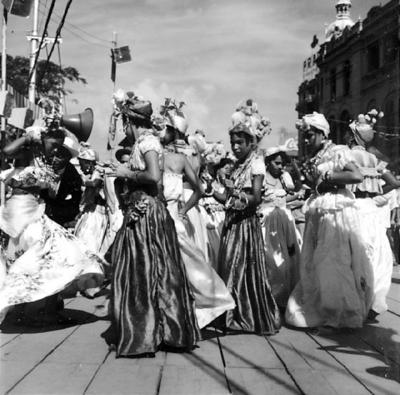 Desfile de agremiação carnavalesca