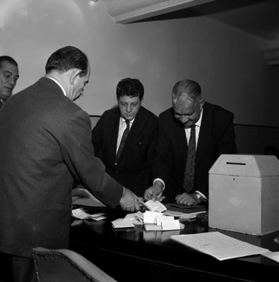 Contagem dos votos após a eleição do Conselho Deliberativo da Sociedade Brasileira de Autores, Compositores e Escritores de Música (SBACEM)