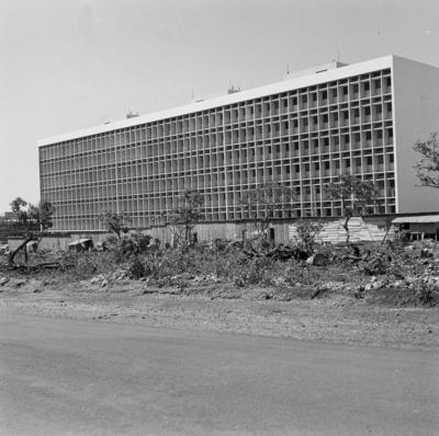Edifícios residenciais projetados para os Institutos de Aposentadoria e Pensões