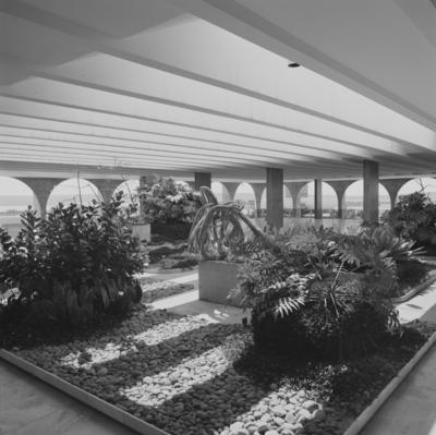 "O Canto da Noite", escultura de Maria Martins, no Salão Nobre