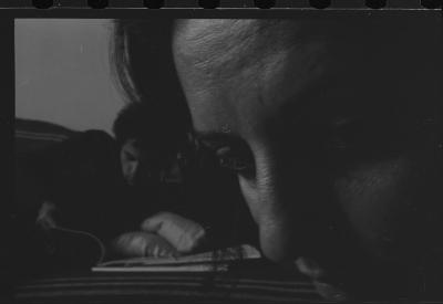 Luiz Carlos Ripper e Lena, na casa de Jorge, antes de viagem para locações do filme do Caca Diegues