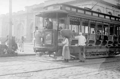 Tomando o bonde na Zona Cerealista