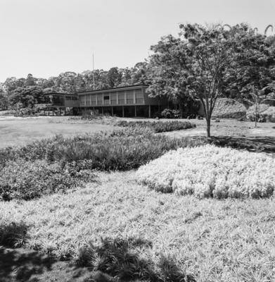 Residência de Olivo Gomes, projeto dos arquitetos Rino Levi, Roberto Cerqueira César e Burle Marx