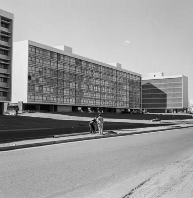 Edifícios residenciais projetados para os Institutos de Aposentadoria e Pensões