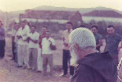 Frei Damião e devotos