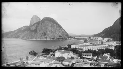 Bairro da Urca, Escola Militar da Praia Vermelha e Morro do Pão de Açucar
