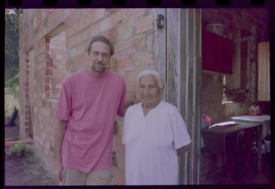 Jorge Bodanzky e Márcia Neves Bodanzky visitam a mãe de Edna de Cássia, atriz que protagonizou o filme "Iracema: uma transa amazônica" (1974)