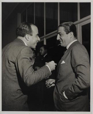 Coquetel realizado por Assis Chateaubriand na Casa da Gávea para apresentar as novas aquisições do Museu de São Paulo (MASP)