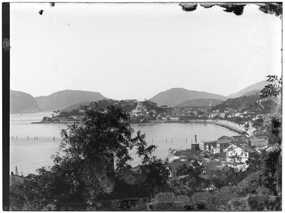Bairro da Glória a partir do Morro do Castelo, ao fundo a Igreja de Nossa Senhora da Glória do Outeiro