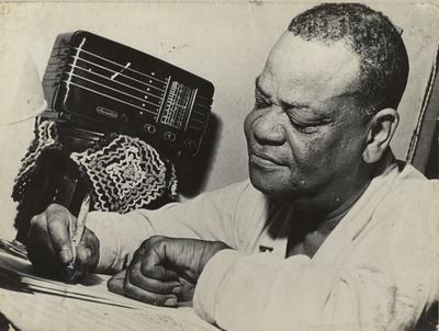 Pixinguinha compondo