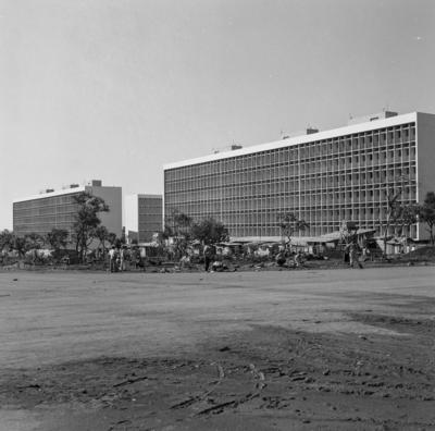 Edifícios residenciais projetados para os Institutos de Aposentadoria e Pensões