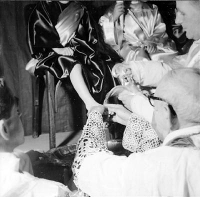 Semana Santa - Crianças na cerimônia de Lava-pés