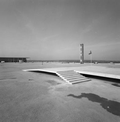 "O Pombal", escultura de Oscar Niemeyer