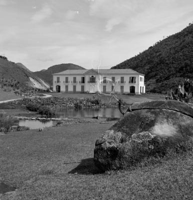 Residência de Odette Monteiro, projeto do arquiteto Wladimir Alves de Souza e Burle Marx