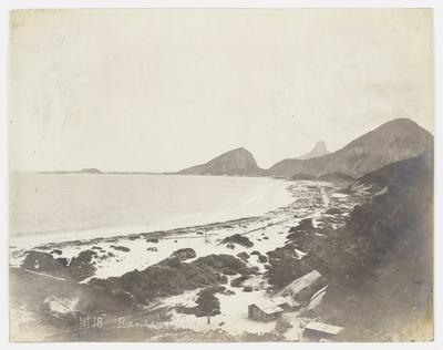 Praia do Leme a partir do morro Chapéu Mangueira