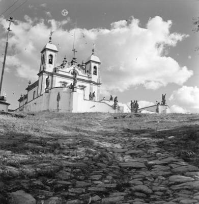 Santuário Diocesano do Bom Jesus de Matosinhos, com profetas