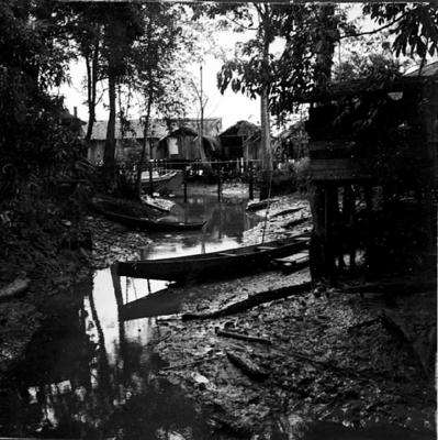 Vila da Barca, palafitas flutuantes