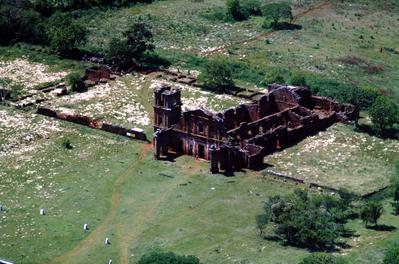 Ruínas da Igreja de São Miguel Arcanjo