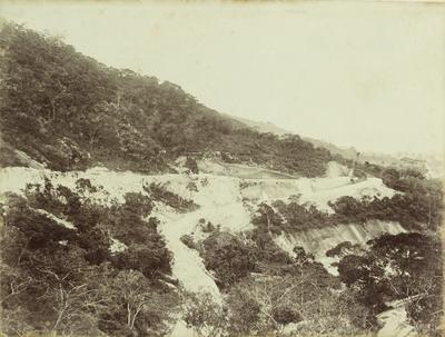 Abertura de estrada de ferro