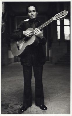 Baden Powell com o violão