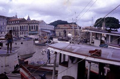 Porto no entorno do Mercado Ver-o-Peso