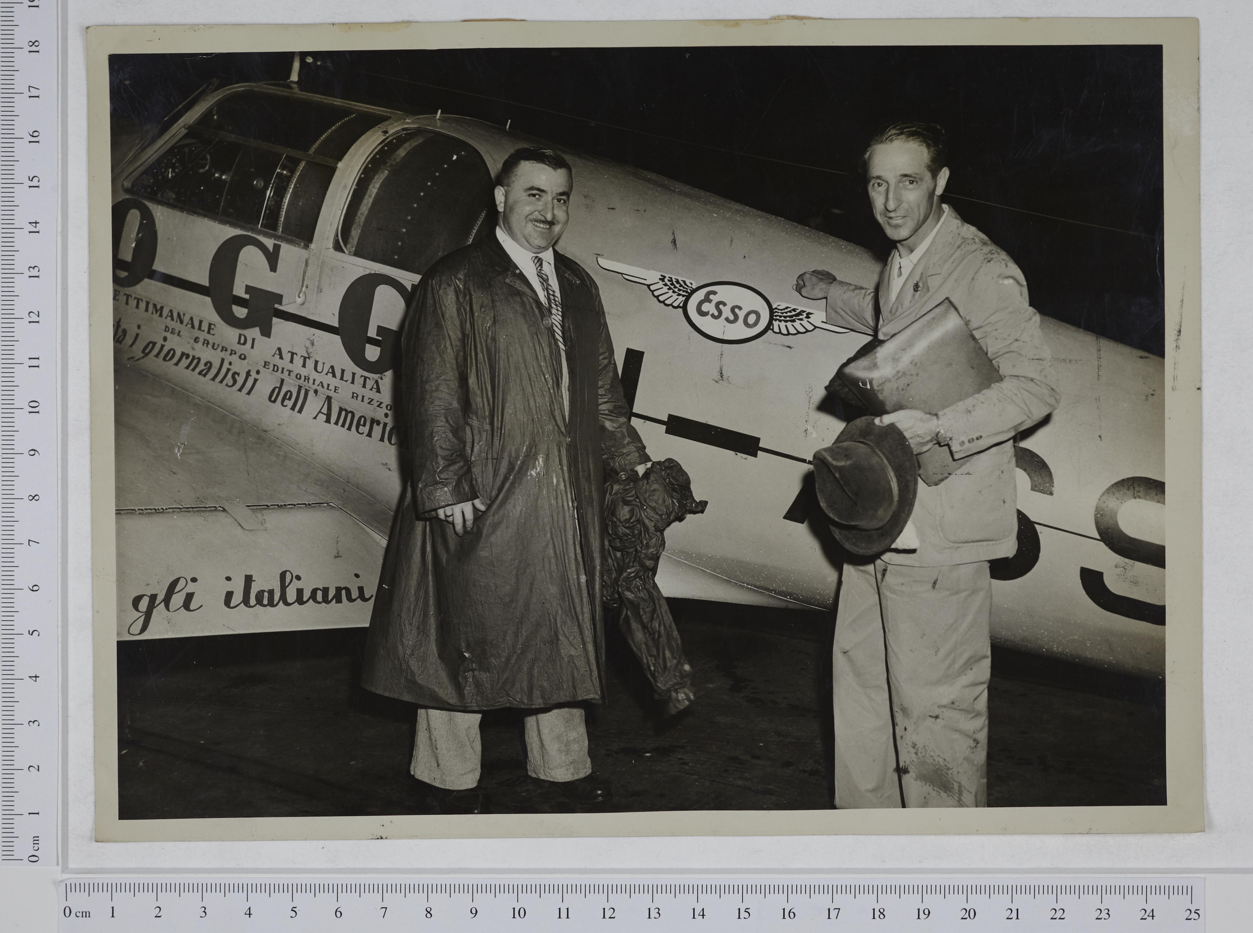 Aviação - Anjo das crianças - avião monomotor Ângelo del Bimbi que fazia apresentações para arrecadar donativos para crianças mutiladas da Segunda Guerra Mundial