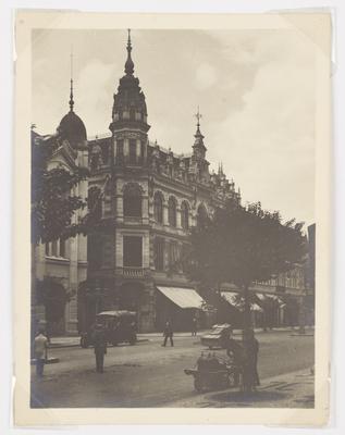 Edifício na Avenida Central