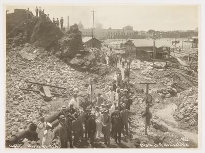 Conclusão do arrasamento do Morro do Castelo - visita de comitiva