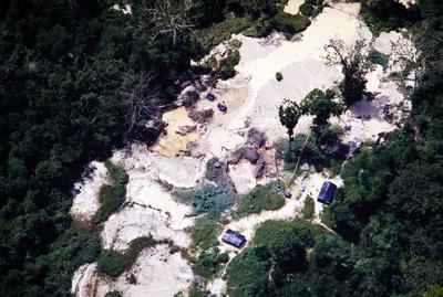 Vista aérea de garimpo