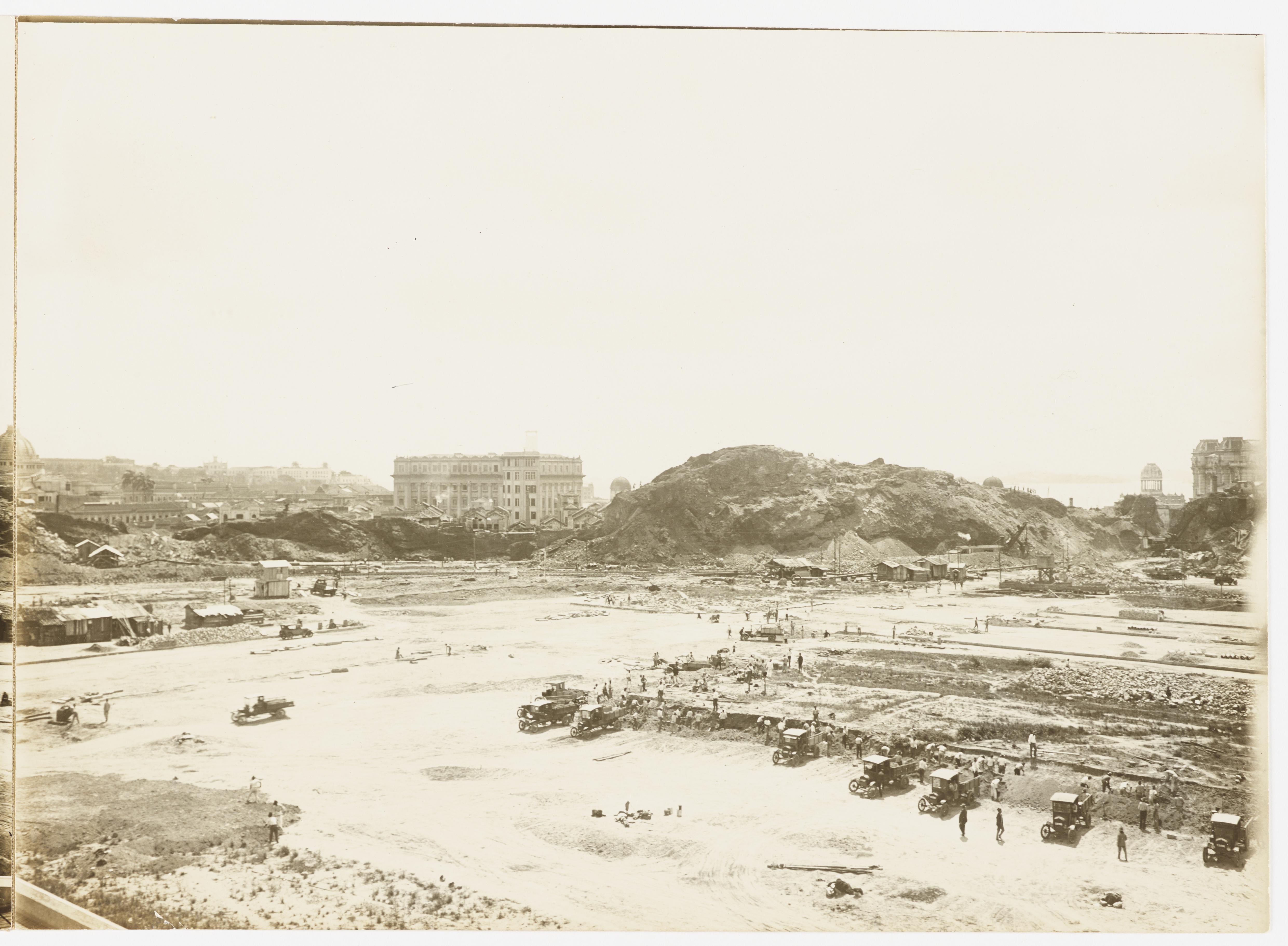Conclusão do arrasamento do Morro do Castelo