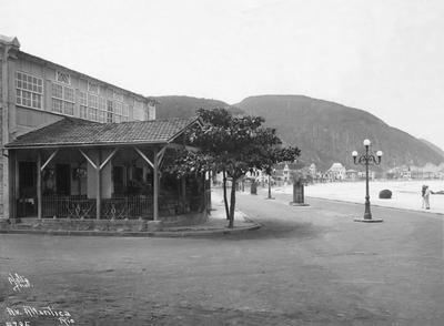 Avenida Atlântica, reconstruída e com nova iluminação pública