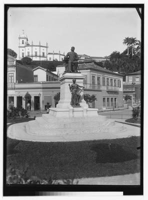 Monumento em homenagem ao visconde de Rio Branco