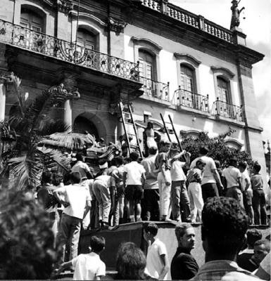 Semana Santa - Descida de Jesus Cristo da cruz e procissão