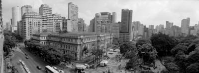 Secretaria de Educação (antiga Escola Normal) e praça da República