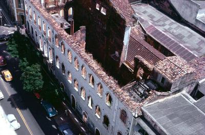 Edifício São Luís em ruínas, antes do restauro