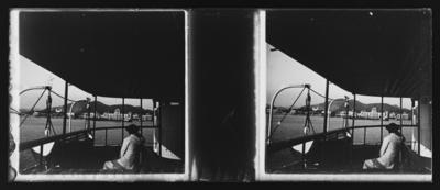 Barca próxima à Estação Arariboia