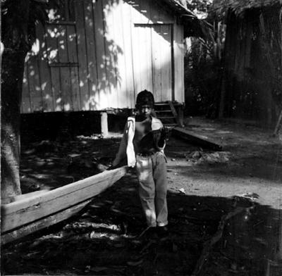 Vila da Barca, palafitas flutuantes, crianças