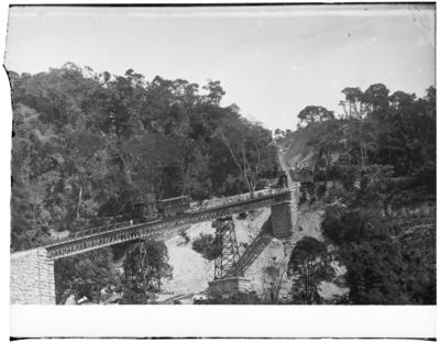 Estrada de Ferro do Corcovado, Viaduto do Silvestre, Km 1 (aproximadamente)