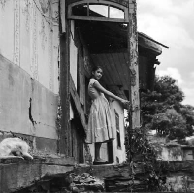 Ouro Preto, menina posando
