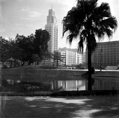 Panoramas, Campo de Santana, vendo-se ao fundo o relógio da Central do Brasil