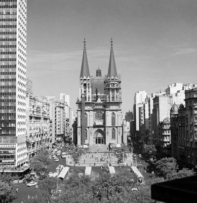 Praça e catedral da Sé