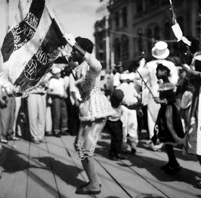 Desfile de agremiação carnavalesca
