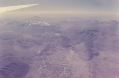 Vista aérea da janela do avião