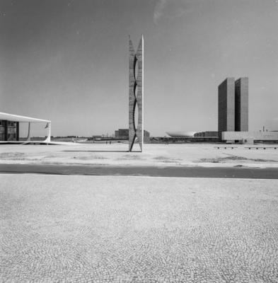 "O Pombal", escultura de Oscar Niemeyer