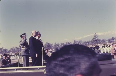 Salvador Allende no desfile militar em comemoração à independência chilena