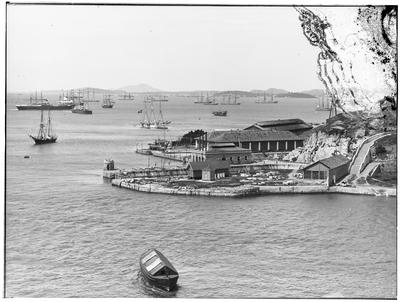 Ilha das Cobras vista do Largo da Prainha