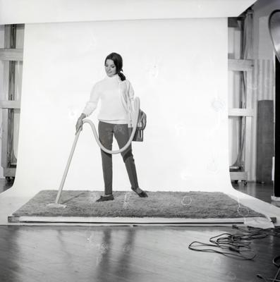 Campanha publicitária da agência J. Walter Thompson para aspirador de pó Walita